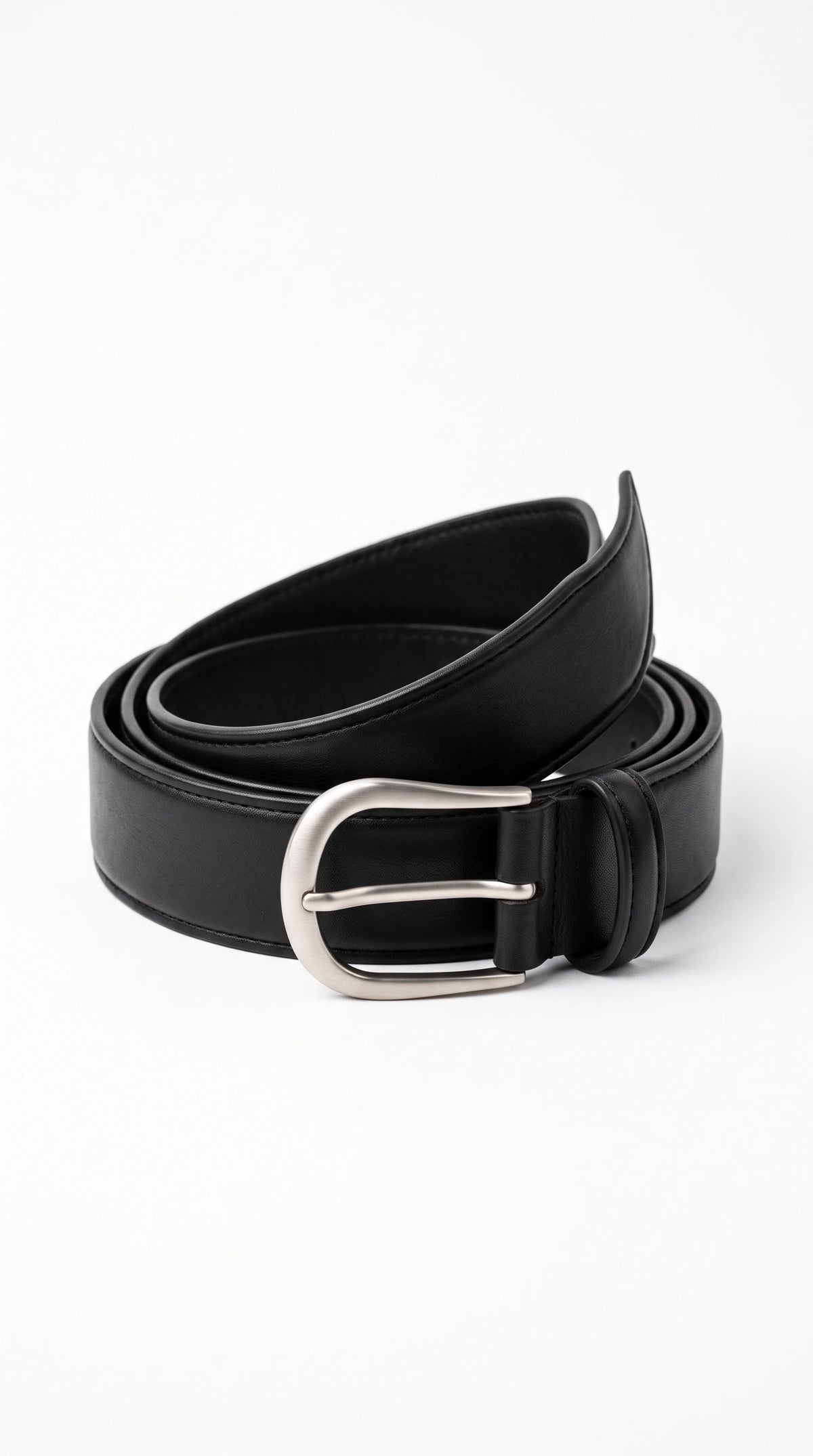 Men's black leather sculpted-tip belt – The Noir Alnmouth by Christopher Noir