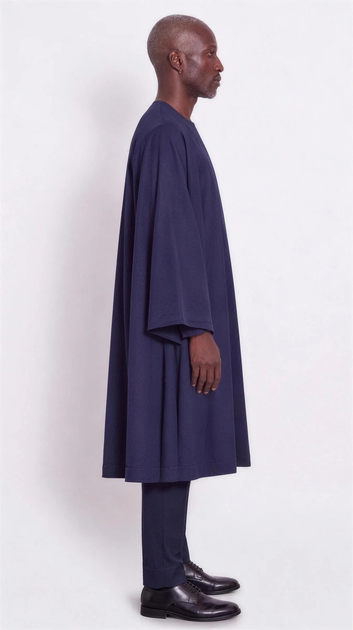 Noir Midnight Agbada — midnight navy men's agbada set, side view showing the robe drape