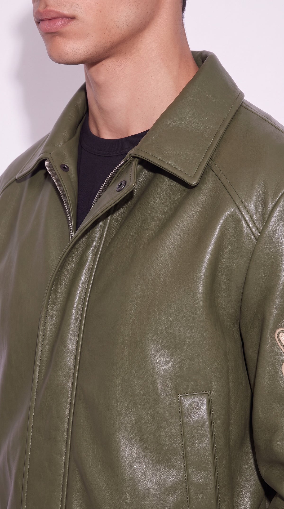 The Noir Olivo — Olive Green Leather Bomber Jacket (Unisex) – detail close-up, Christopher Noir