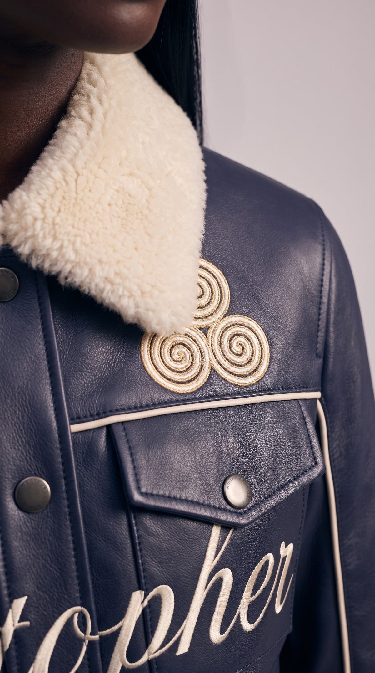 The Noir Luing — Navy Leather Shearling-Collar Signature Trucker Jacket – detail close-up, Christopher Noir